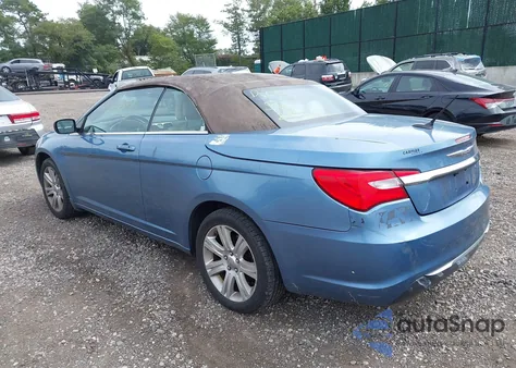 2011 Chrysler 200 Touring из США, поврежденный, VIN 1C3BC2EB6BN563845